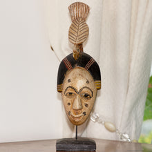 Charger l'image dans la galerie, Masque Africain Femme Baoulé - Bois Beige