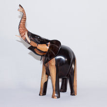 Charger l'image dans la galerie, Statuette Eléphant Africain - Noir & Beige