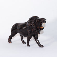 Charger l'image dans la galerie, Statuette Lion Africain - Noir & Beige