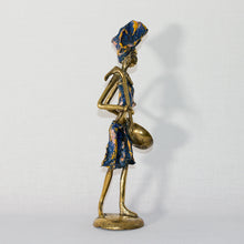 Charger l&#39;image dans la galerie, Statuette Femme Africaine - Daba - Bronze Bleu

