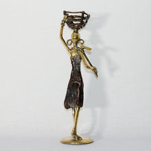 Charger l&#39;image dans la galerie, Statuette Femme Africaine - Daba - Bronze Noir
