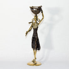 Charger l&#39;image dans la galerie, Statuette Femme Africaine - Daba - Bronze Noir
