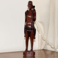Charger l&#39;image dans la galerie, Statuette Homme Africain - Porteur - Bois
